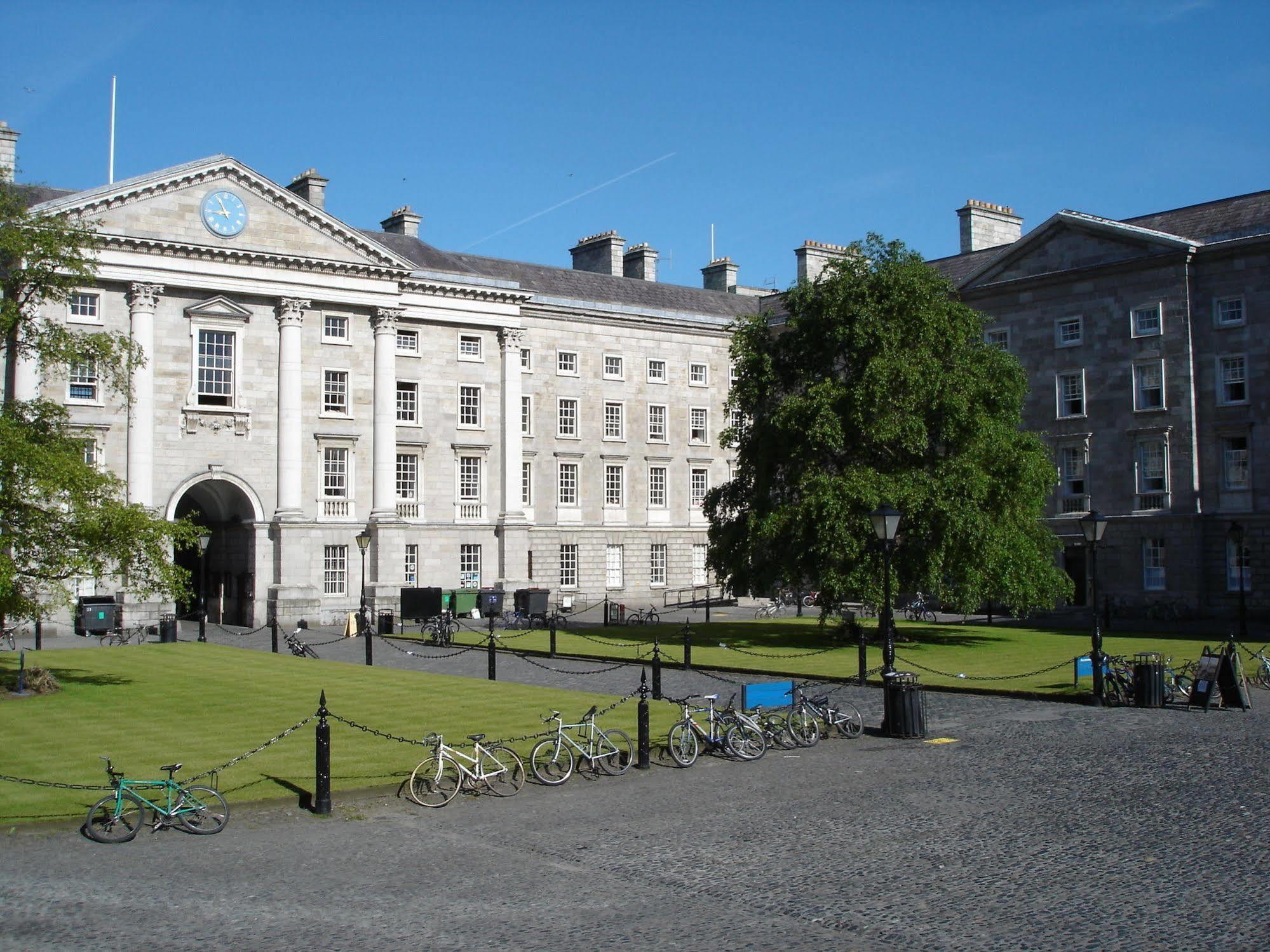 Trinity College - Campus Accommodation ดับลิน ภายนอก รูปภาพ